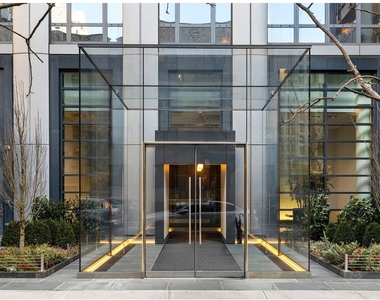 310 W 52nd Street - Photo Thumbnail 7
