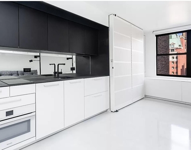 237 Madison Avenue - Photo Thumbnail 3