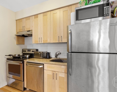 200 E 35th Street - Photo Thumbnail 1