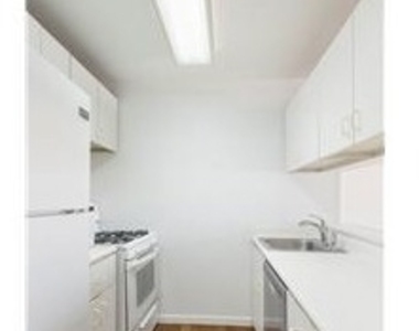275 W 96th Street - Photo Thumbnail 2