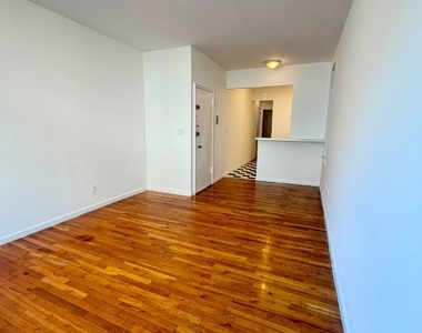 500.5 E 84th Street - Photo Thumbnail 2