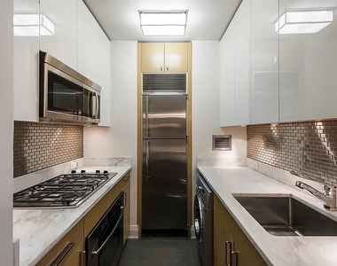 211 E 51st Street - Photo Thumbnail 1