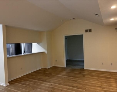 1357 Heatherwood Lane - Photo Thumbnail 8