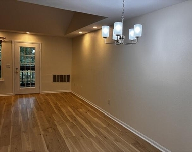 1357 Heatherwood Lane - Photo Thumbnail 7