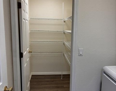1357 Heatherwood Lane - Photo Thumbnail 5