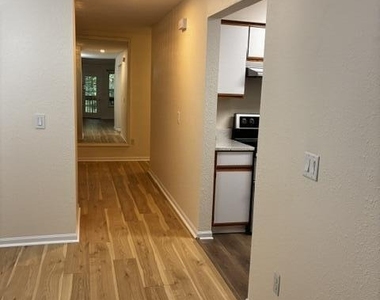 1357 Heatherwood Lane - Photo Thumbnail 15
