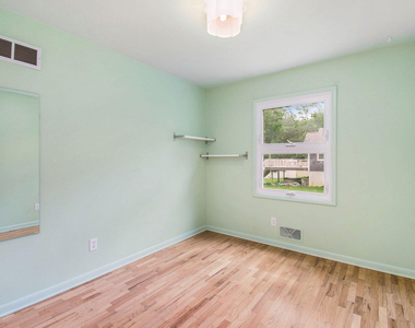 11958 Yorkshire Drive - Photo Thumbnail 13
