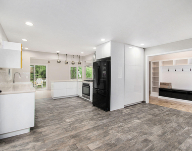 11958 Yorkshire Drive - Photo Thumbnail 4