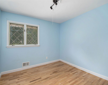 11958 Yorkshire Drive - Photo Thumbnail 15