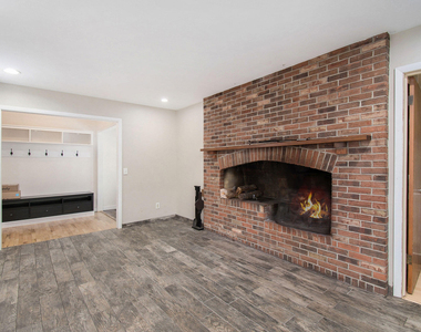11958 Yorkshire Drive - Photo Thumbnail 2