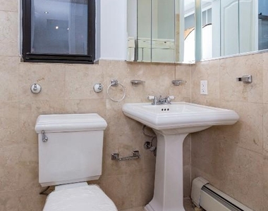 42 Avenue B - Photo Thumbnail 3