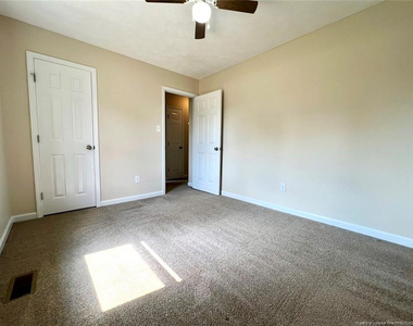715 Ashburton Drive - Photo Thumbnail 13
