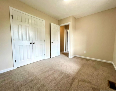 715 Ashburton Drive - Photo Thumbnail 10