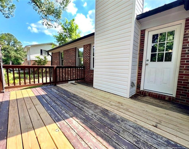 715 Ashburton Drive - Photo Thumbnail 18