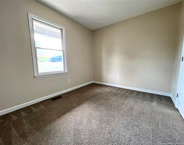 715 Ashburton Drive - Photo Thumbnail 11