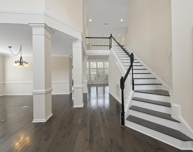 101 Palmwood Court - Photo Thumbnail 2