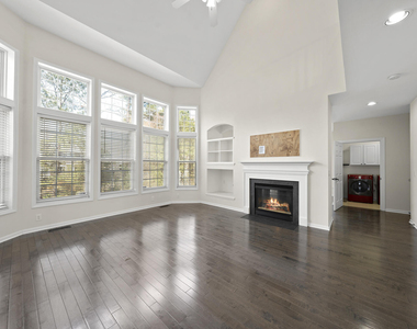 101 Palmwood Court - Photo Thumbnail 16