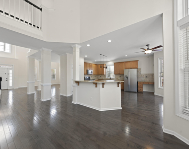 101 Palmwood Court - Photo Thumbnail 11