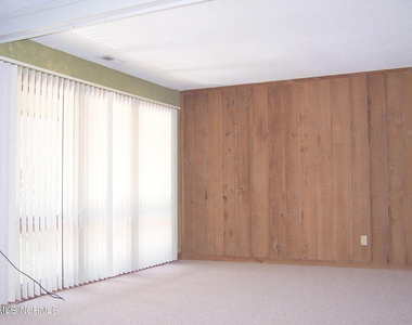 220 Foxkroft Drive - Photo Thumbnail 13