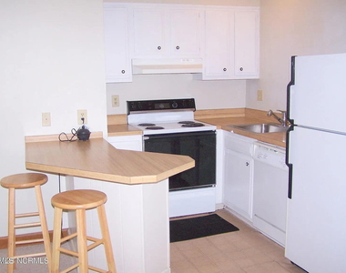 220 Foxkroft Drive - Photo Thumbnail 4