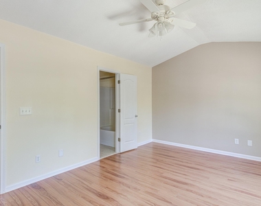 306 Orchard Park Drive - Photo Thumbnail 23