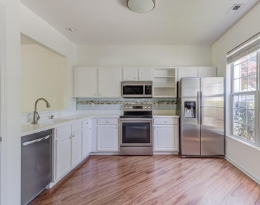 306 Orchard Park Drive - Photo Thumbnail 4