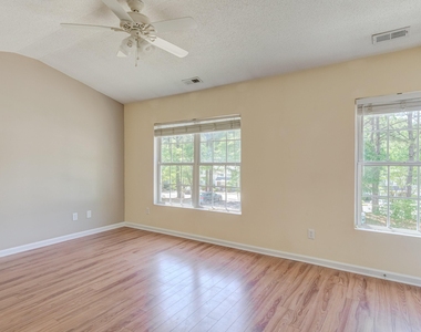 306 Orchard Park Drive - Photo Thumbnail 22