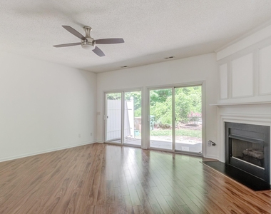 306 Orchard Park Drive - Photo Thumbnail 9