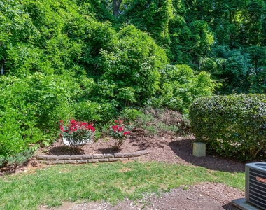 306 Orchard Park Drive - Photo Thumbnail 30