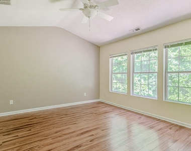 306 Orchard Park Drive - Photo Thumbnail 19