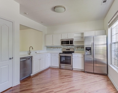 306 Orchard Park Drive - Photo Thumbnail 2
