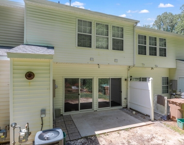 306 Orchard Park Drive - Photo Thumbnail 29