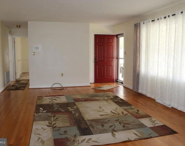 252 Fox Drive - Photo Thumbnail 3