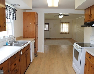 252 Fox Drive - Photo Thumbnail 7