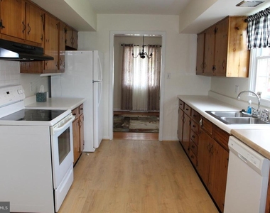252 Fox Drive - Photo Thumbnail 8