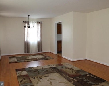 252 Fox Drive - Photo Thumbnail 5