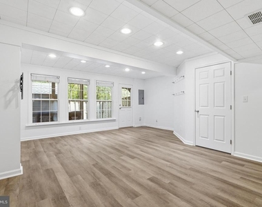 9041 Falcon Glen Court - Photo Thumbnail 19