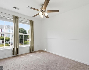 9041 Falcon Glen Court - Photo Thumbnail 15