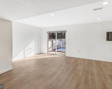 15370 Blacksmith Terrace - Photo Thumbnail 17