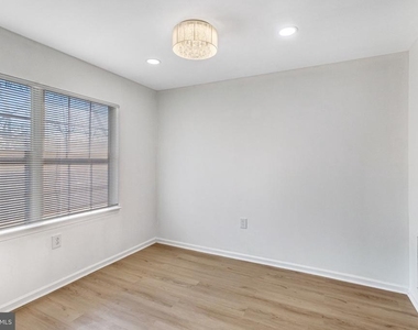 15370 Blacksmith Terrace - Photo Thumbnail 7