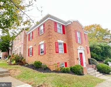 1400 Admiral Drive - Photo Thumbnail 6