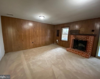 12116 Stallion Court - Photo Thumbnail 21
