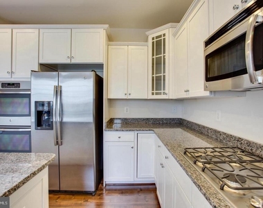 9029 Christina Place - Photo Thumbnail 8