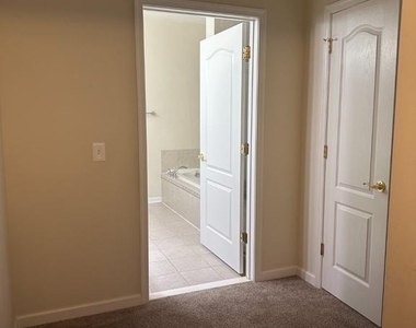9712 Handerson Place - Photo Thumbnail 6