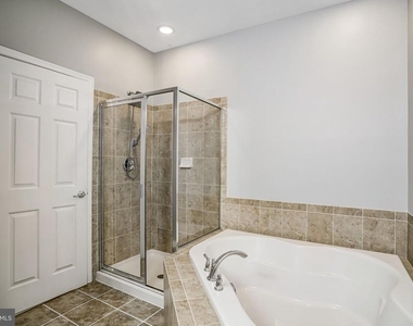 20638 Sibbald Square - Photo Thumbnail 22