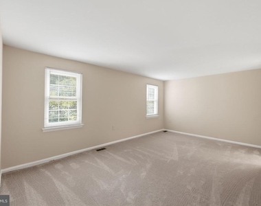 10065 Chestnut Wood Lane - Photo Thumbnail 18