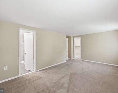 10065 Chestnut Wood Lane - Photo Thumbnail 14