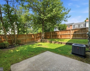 10065 Chestnut Wood Lane - Photo Thumbnail 29