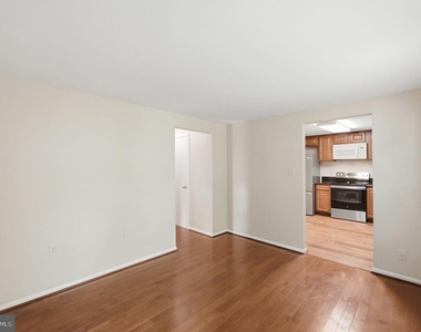10065 Chestnut Wood Lane - Photo Thumbnail 8