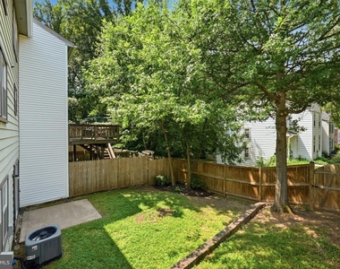 10065 Chestnut Wood Lane - Photo Thumbnail 30
